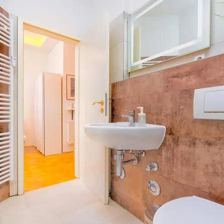 Bis 6 Personen - 5 Min Zur Elbe, Design-apartment, Dd Neustadt, Lage * Dresden