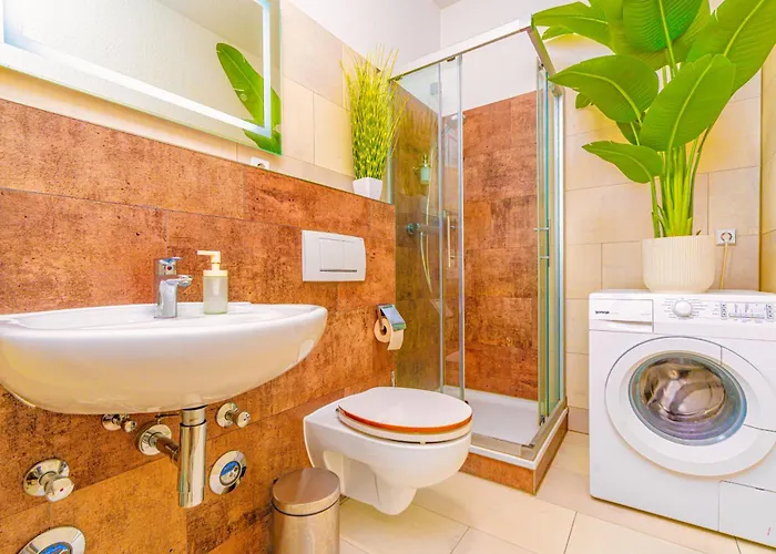 Bis 6 Personen - 5 Min Zur Elbe, Design-apartment, Dd Neustadt, Lage Lejlighed